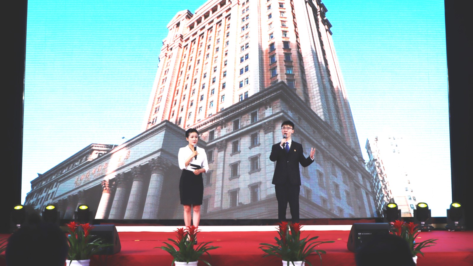 2.朗誦照片.jpg 2.朗誦照片.jpg