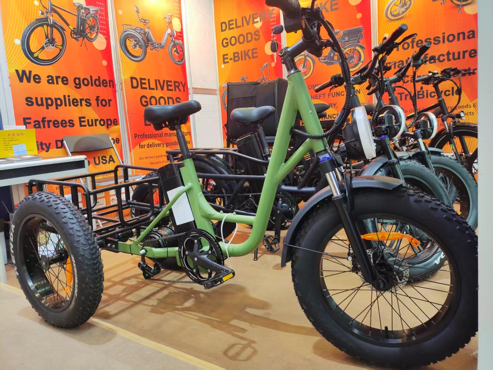 電動(dòng)自行車(chē).jpg